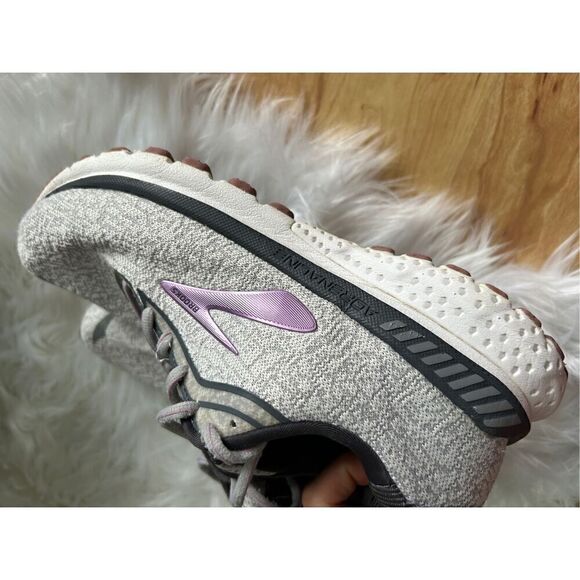 Brooks sneakers andreneline size 8.5 grayish white - Picture 4 of 6